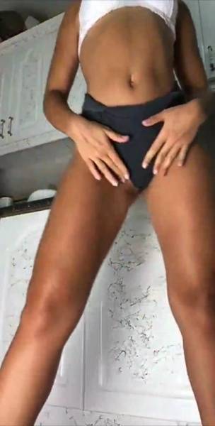 Paola Skye kitchen booty spreading & twerking snapchat premium xxx porn videos on girlsfollowers.com