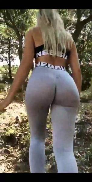 Paola Skye booty teasing snapchat premium xxx porn videos on girlsfollowers.com