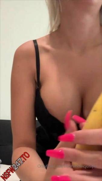 Josipa Karimovic banana show porn videos on girlsfollowers.com