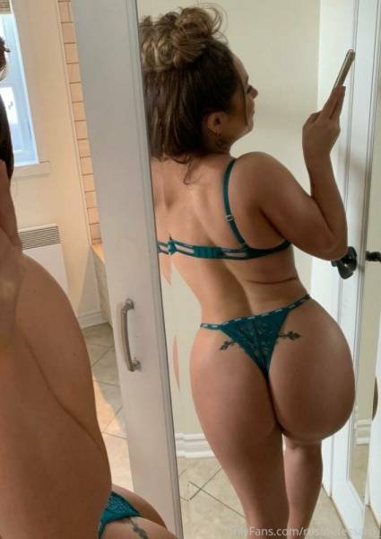 Rosalie Lessard (rosalielessard_) Nude OnlyFans Leaks (8 Photos) on girlsfollowers.com