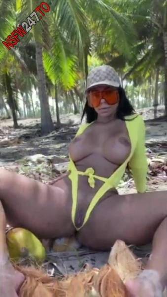 Valentina Ferraz outdoor naked onlyfans porn videos on girlsfollowers.com