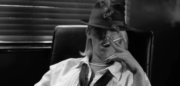 [2021-03-08] LouLou Petite – The Smoking Detective on girlsfollowers.com
