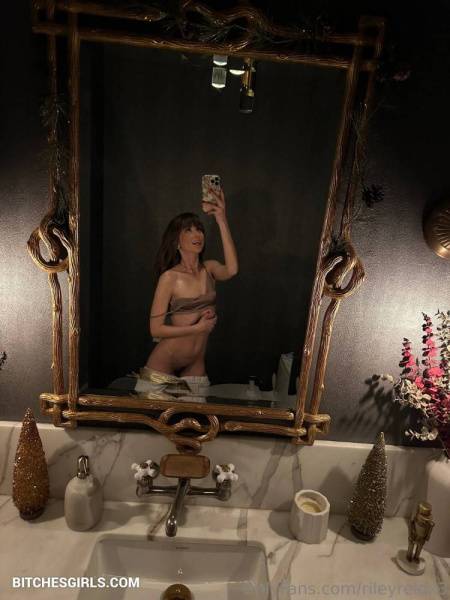 Riley Reid Petite Nude Girl - Therileyreid Onlyfans Leaked Naked Video on girlsfollowers.com